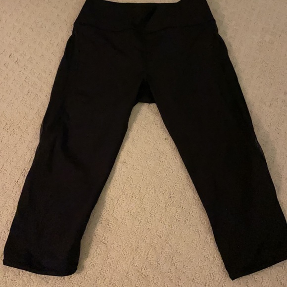 Lululuemon crops 8 - Picture 1 of 2